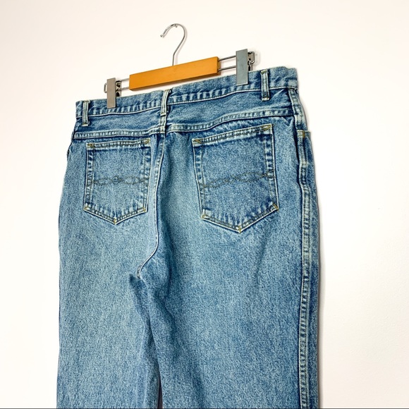 Vintage High waisted Medium Wash Mom Jeans - Picture 3 of 8